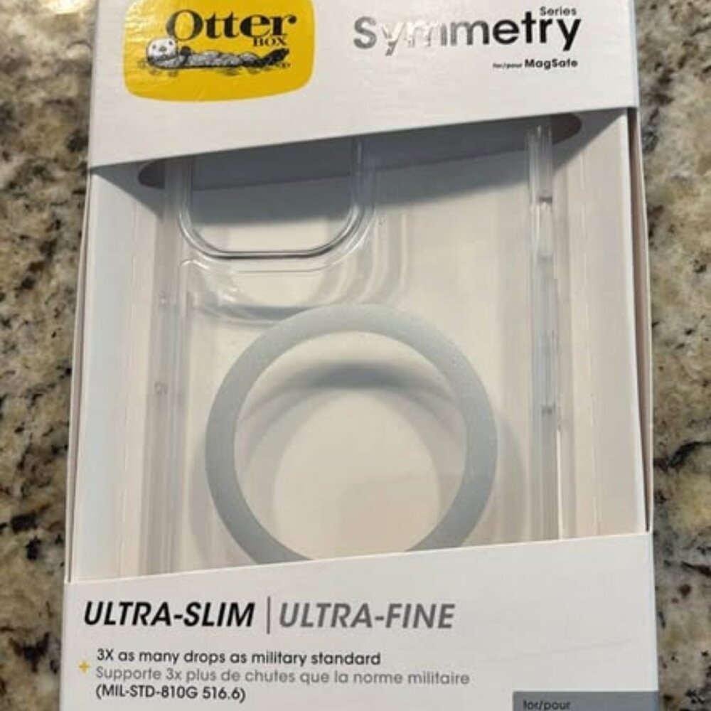 Otterbox Clear iPhone case (Symmetry Series for MagSafe)